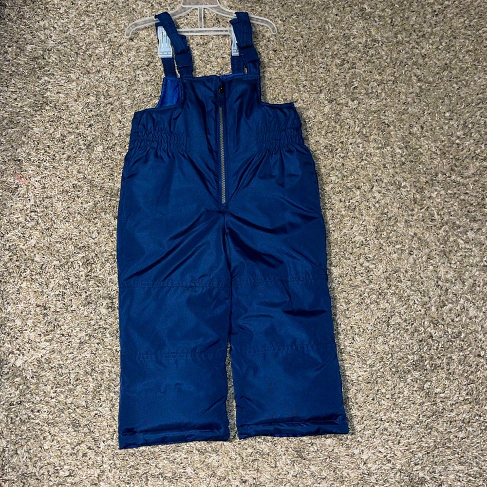 Brand new snowsuit for toddler 3T